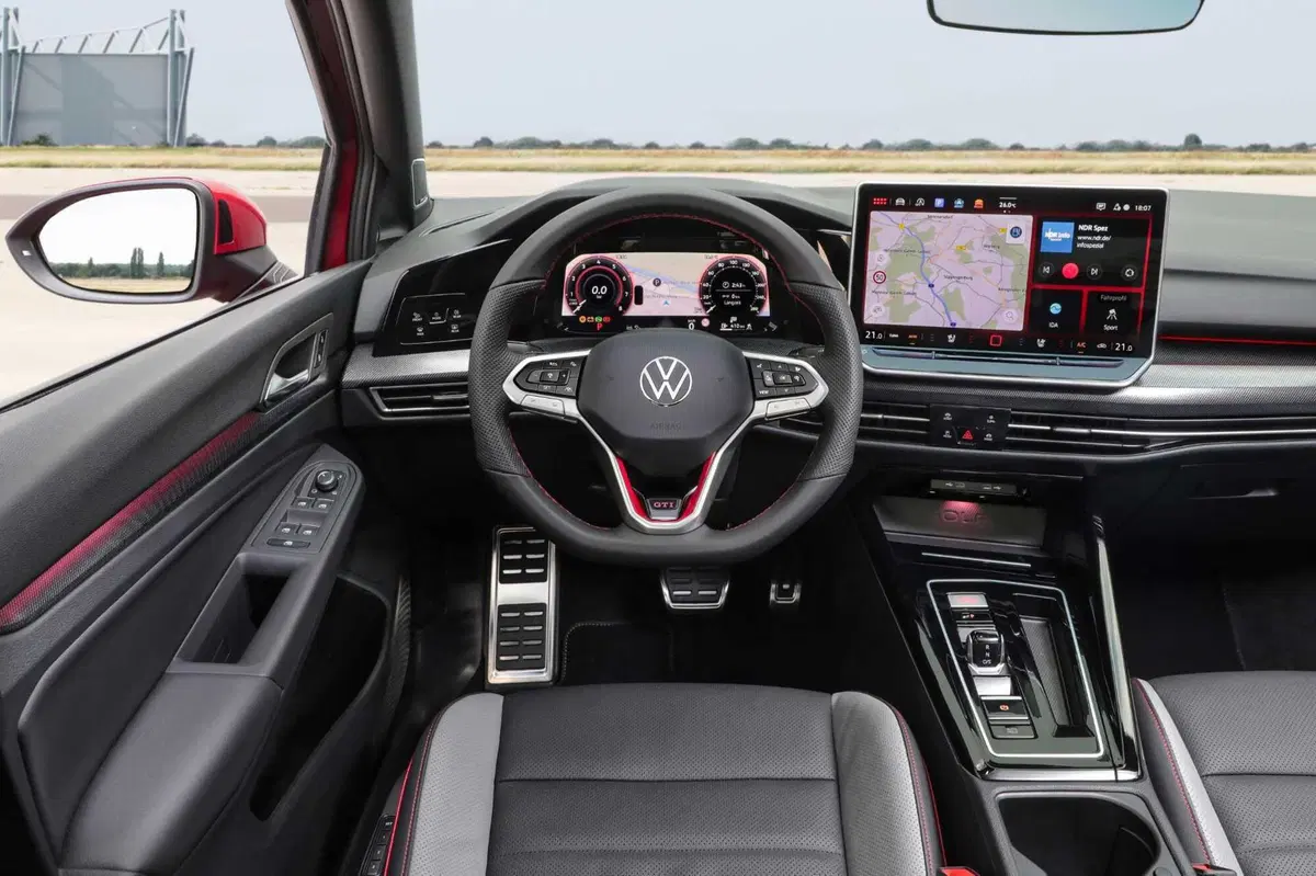 Nuova Volkswagen Golf 2024: ecco l'ultima generazione (6)