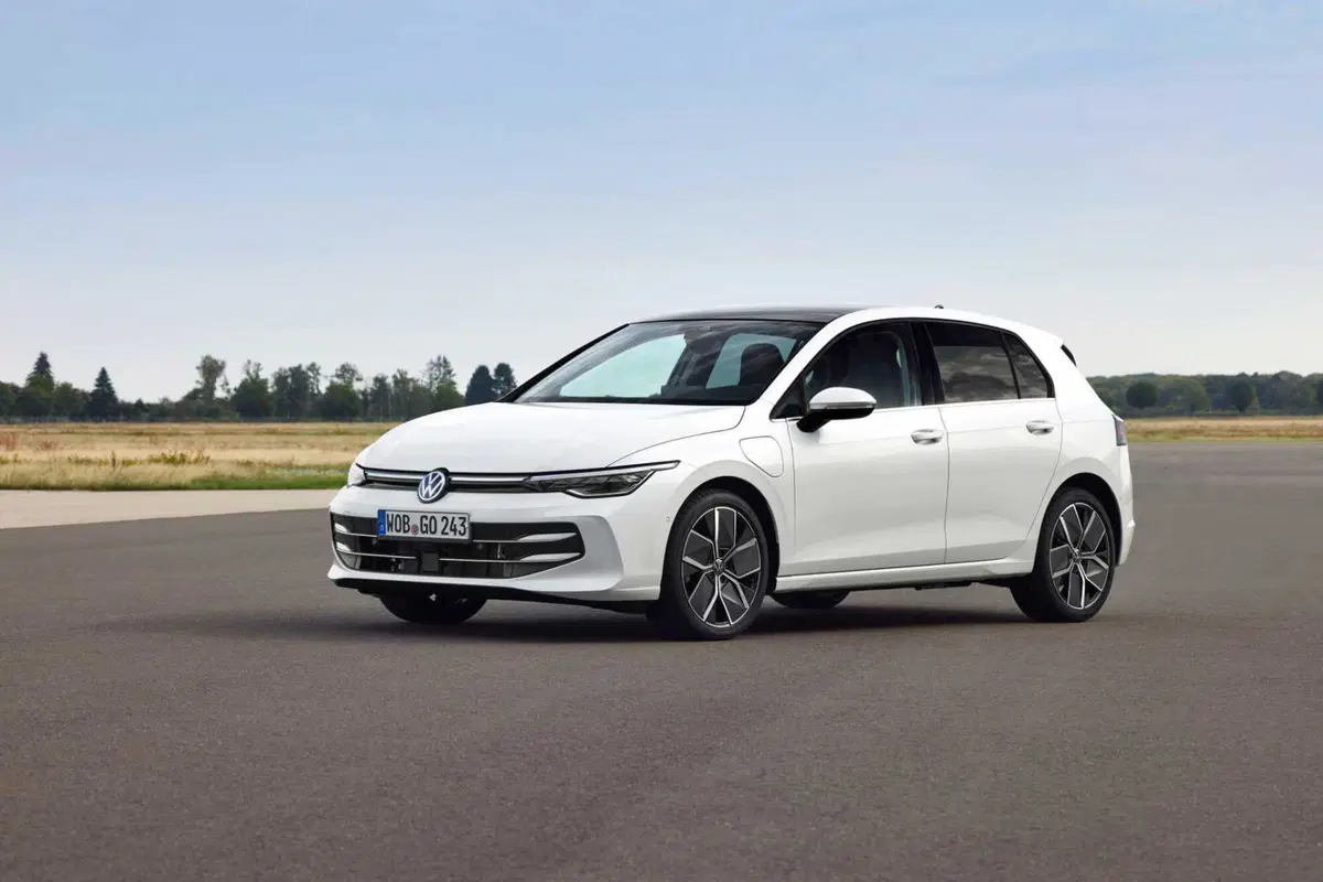 Nuova Volkswagen Golf 2024: ecco l'ultima generazione