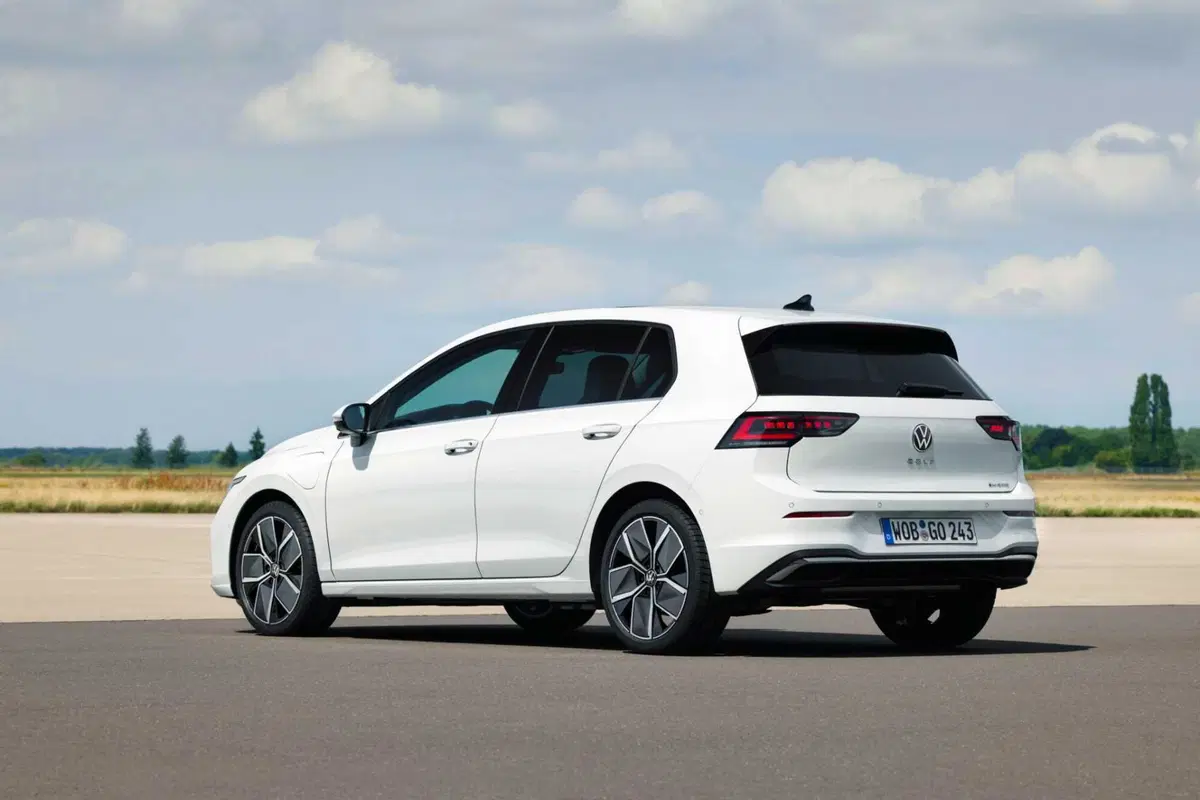 Nuova Volkswagen Golf 2024: ecco l'ultima generazione (2)