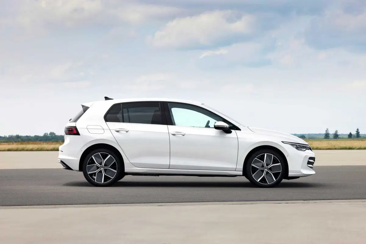 Nuova Volkswagen Golf 2024: ecco l'ultima generazione (4)