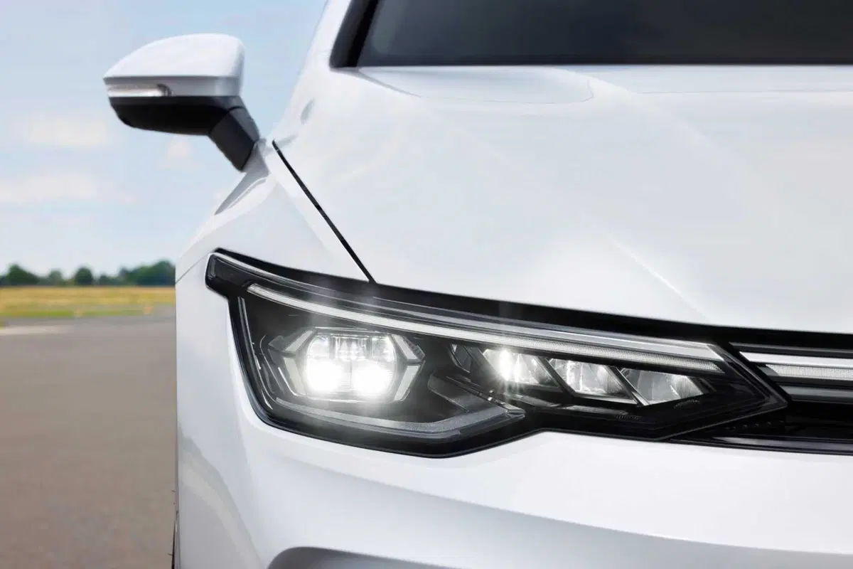 Nuova Volkswagen Golf 2024: ecco l'ultima generazione (9)