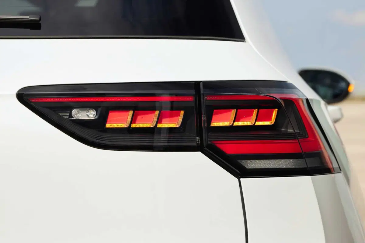 Nuova Volkswagen Golf 2024: ecco l'ultima generazione (10)
