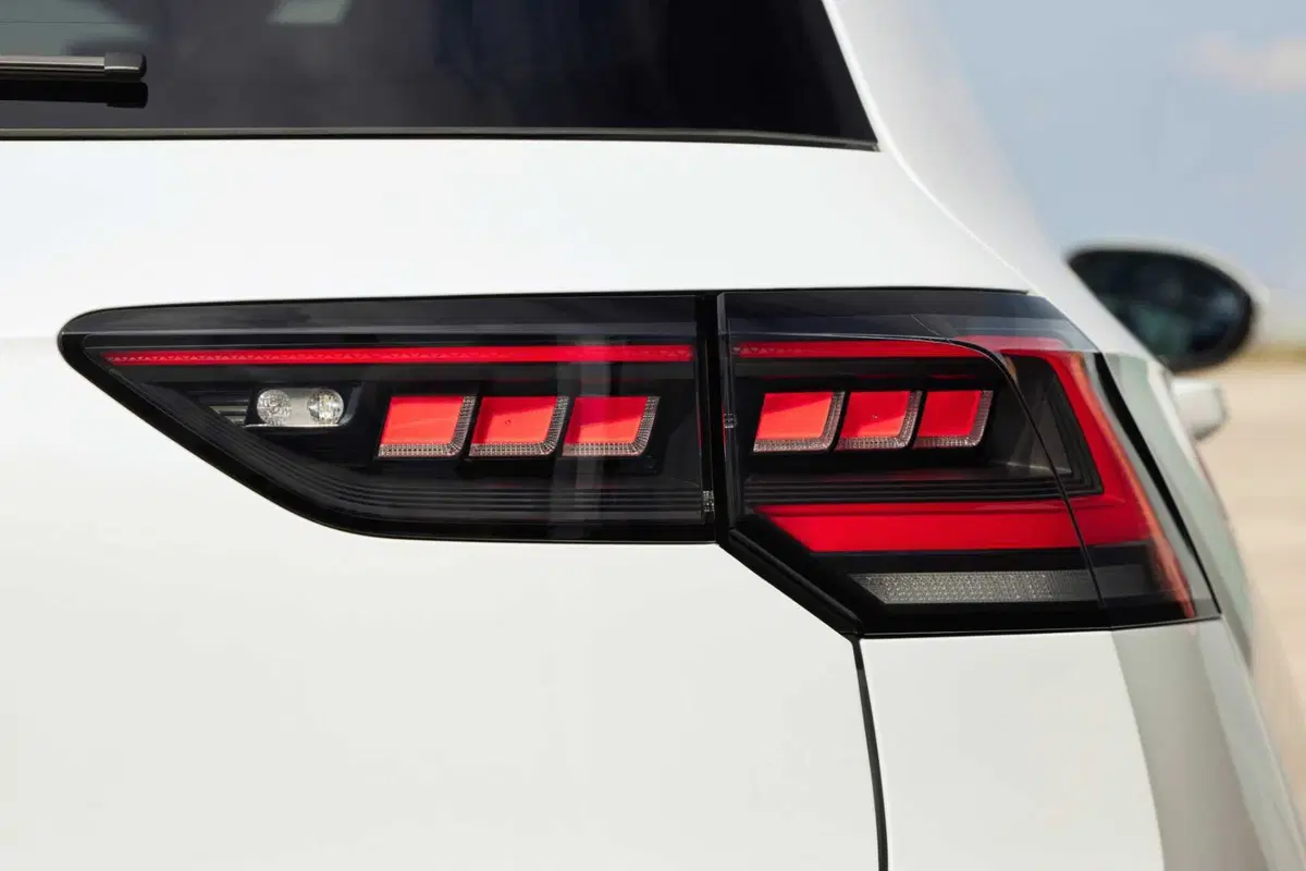 Nuova Volkswagen Golf 2024: ecco l'ultima generazione (11)