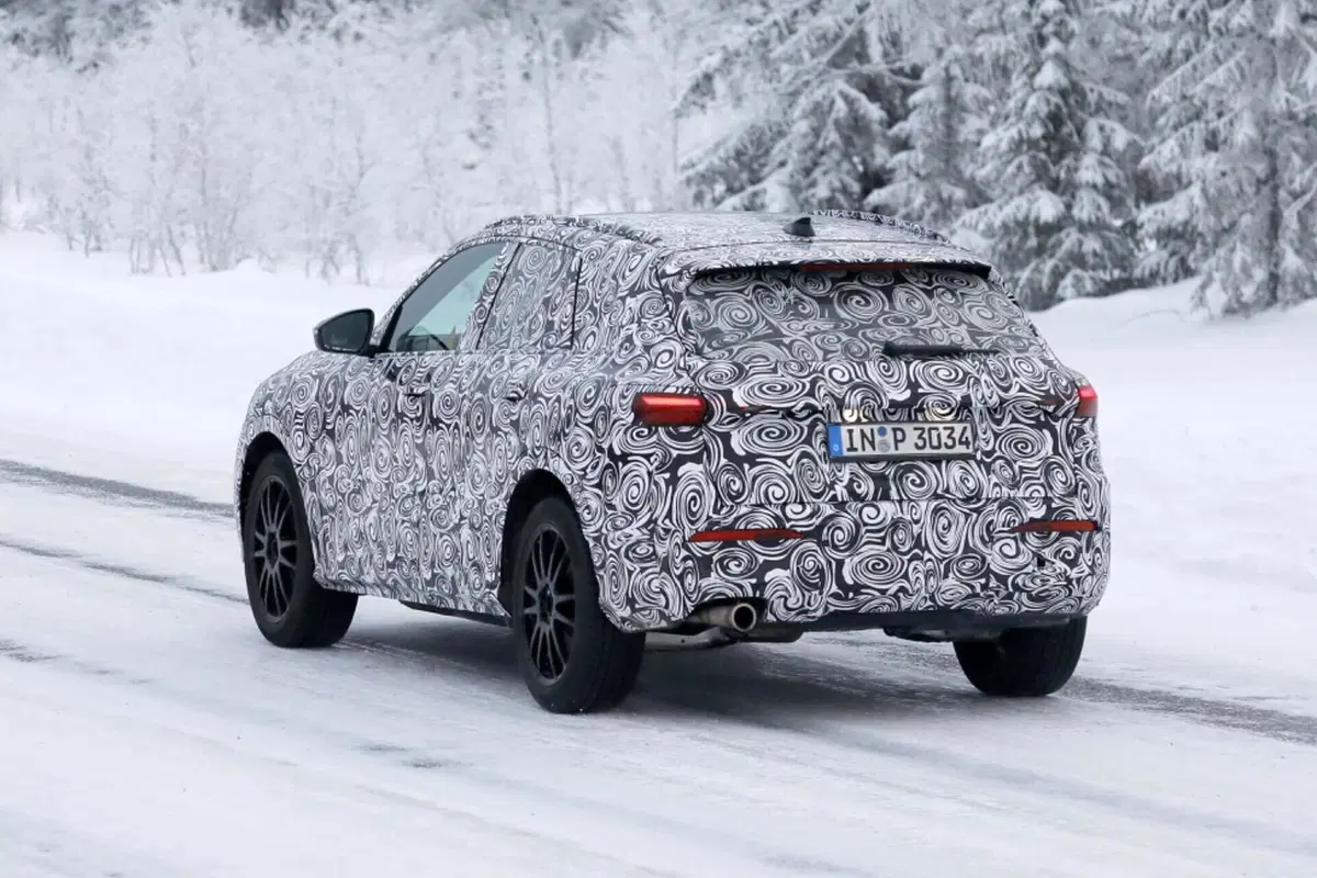Audi Q5, la nuova generazione arriva nel 2025 [Foto Spia] (4)