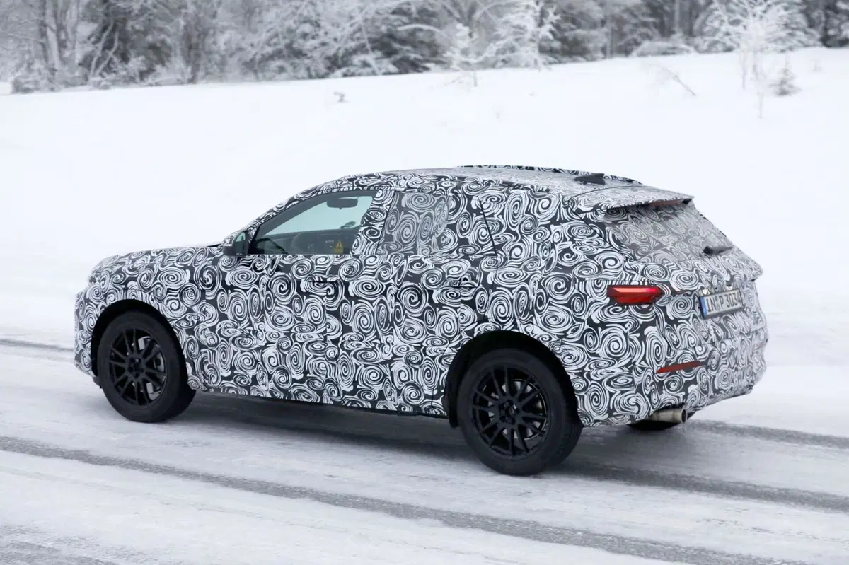 Audi Q5, la nuova generazione arriva nel 2025 [Foto Spia] (11)