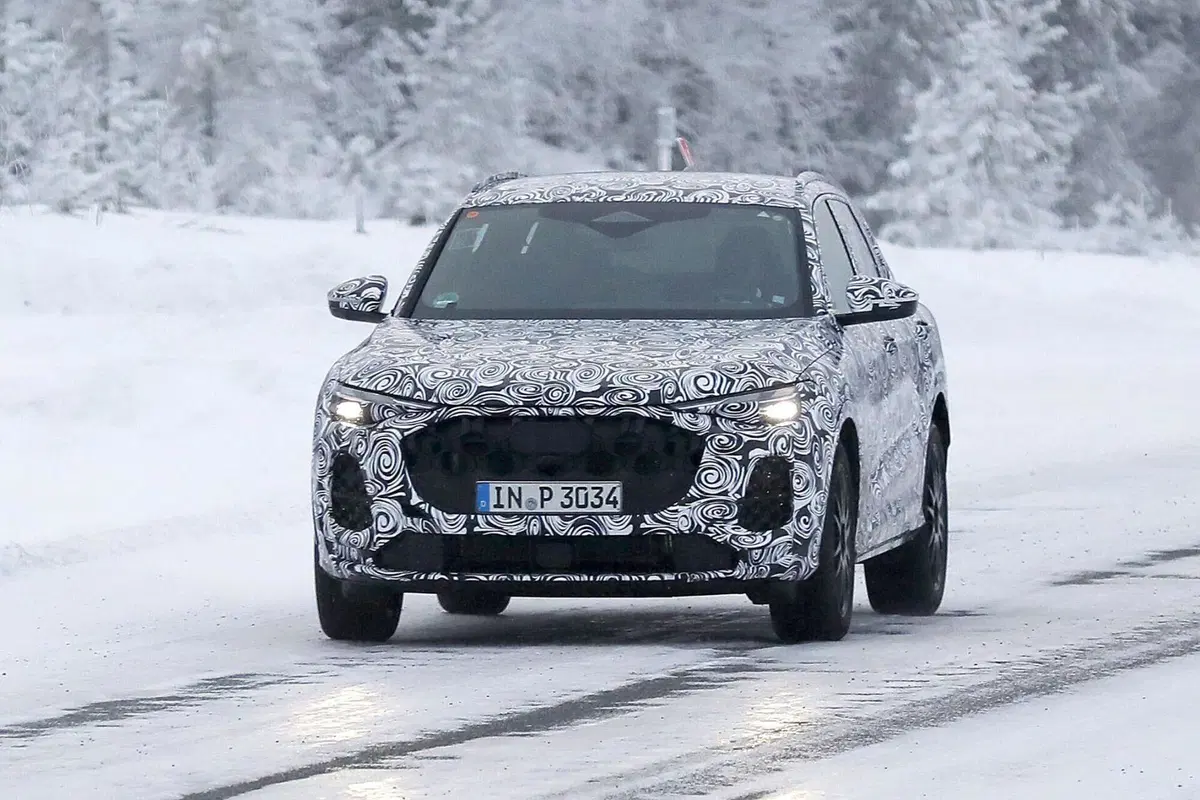 Audi Q5, la nuova generazione arriva nel 2025 [Foto Spia] (15)