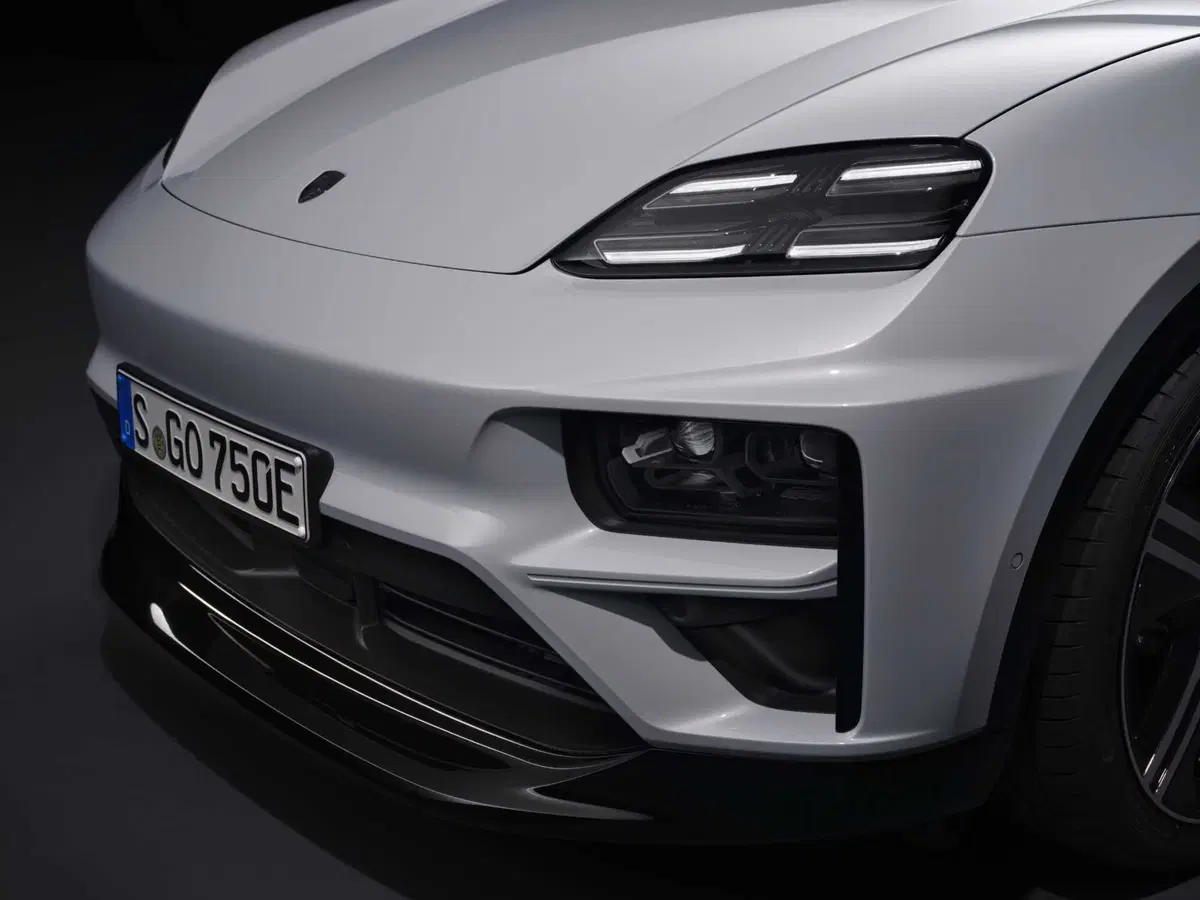Porsche Macan Elettrica: ecco com'è fatta dal vivo, dotazioni, caratteristiche tecniche e prezzi (14)
