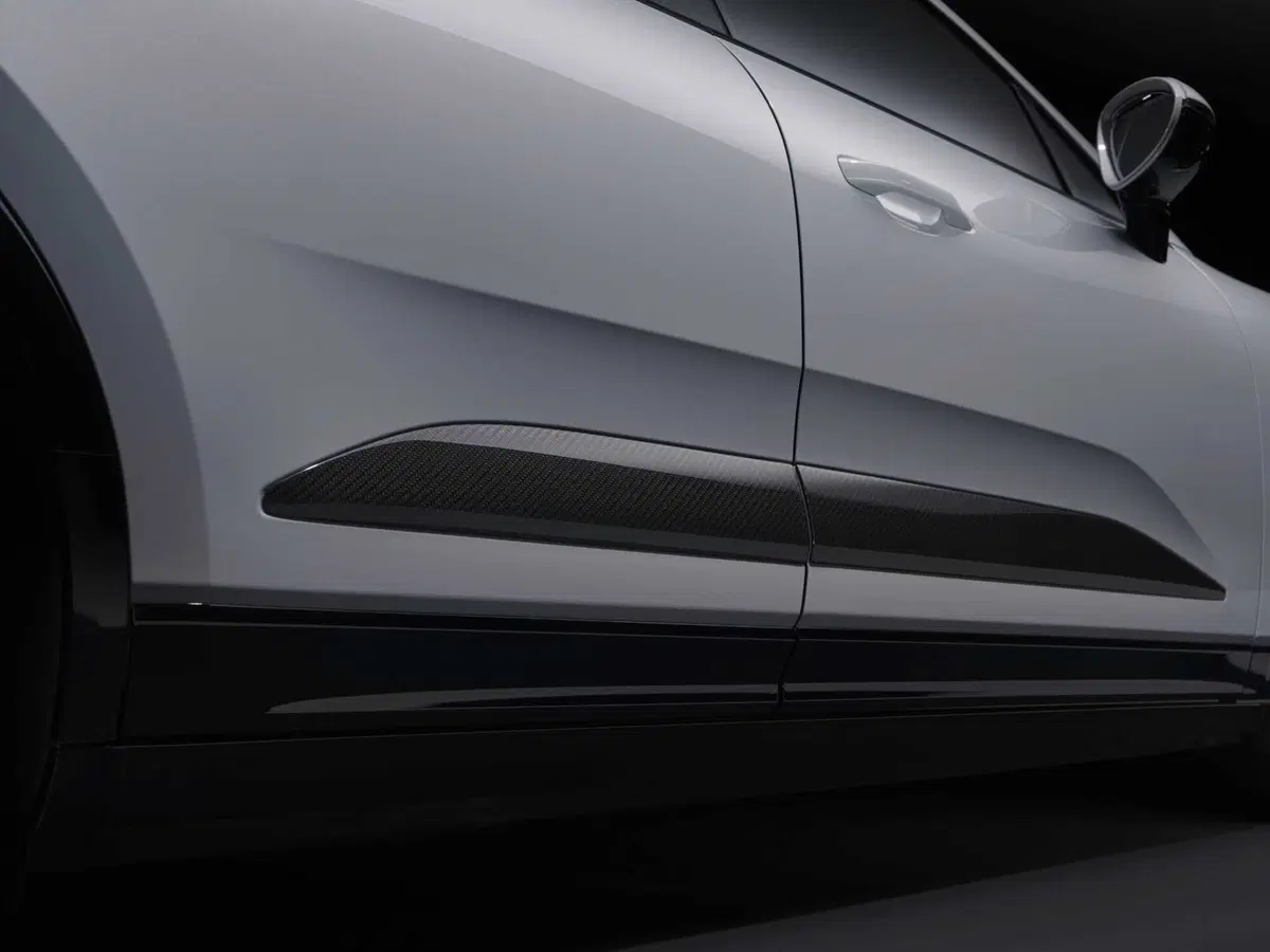 Porsche Macan Elettrica: ecco com'è fatta dal vivo, dotazioni, caratteristiche tecniche e prezzi (16)