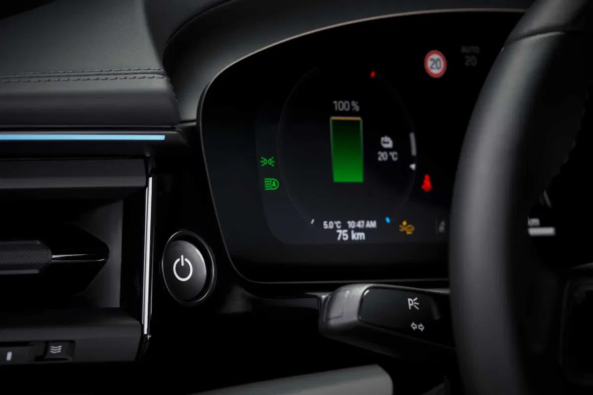 Porsche Macan Elettrica: ecco com'è fatta dal vivo, dotazioni, caratteristiche tecniche e prezzi (20)