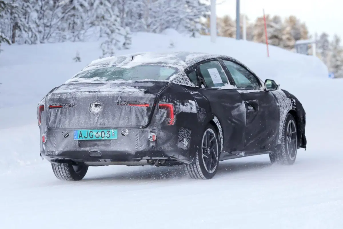 KIA Forte, arriva la nuova generazione [Foto Spia] (3)