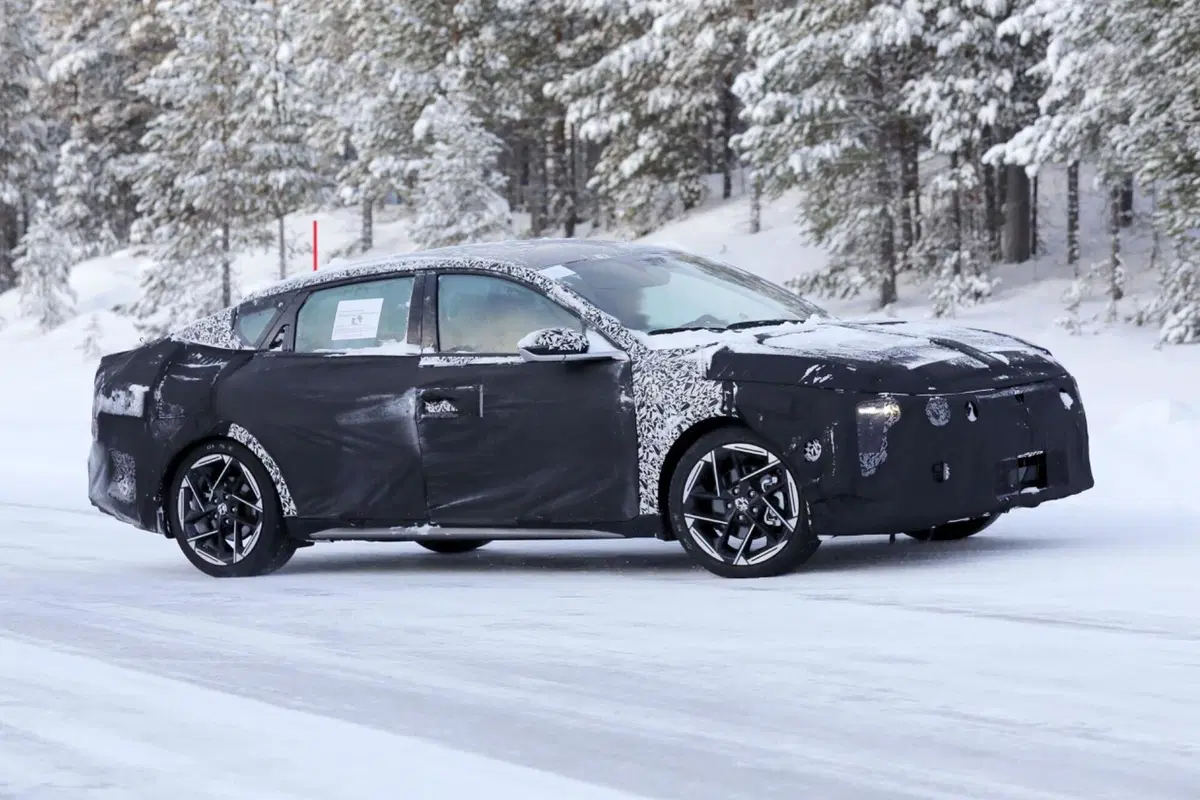 KIA Forte, arriva la nuova generazione [Foto Spia] (4)