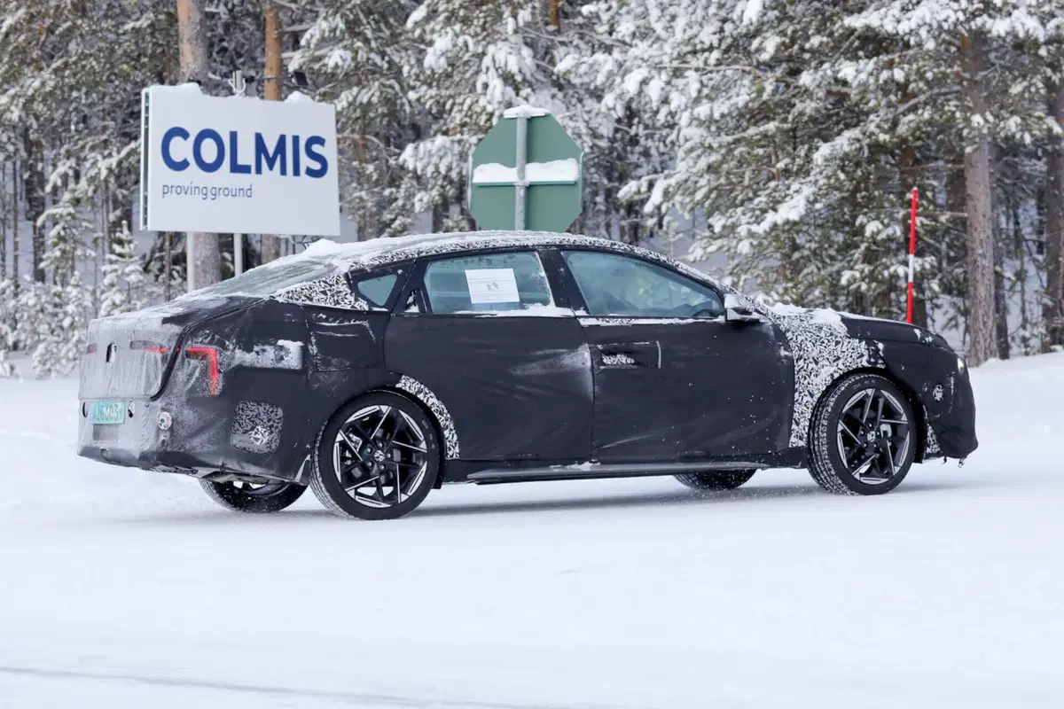 KIA Forte, arriva la nuova generazione [Foto Spia] (2)