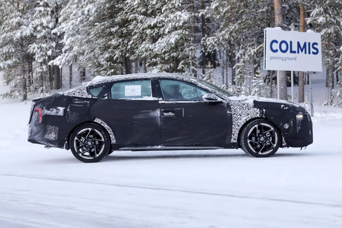 KIA Forte, arriva la nuova generazione [Foto Spia] (11)