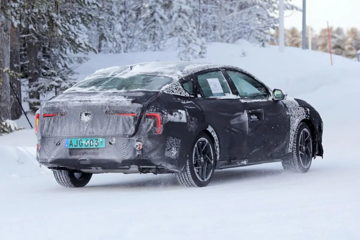 KIA Forte, arriva la nuova generazione [Foto Spia] (12)