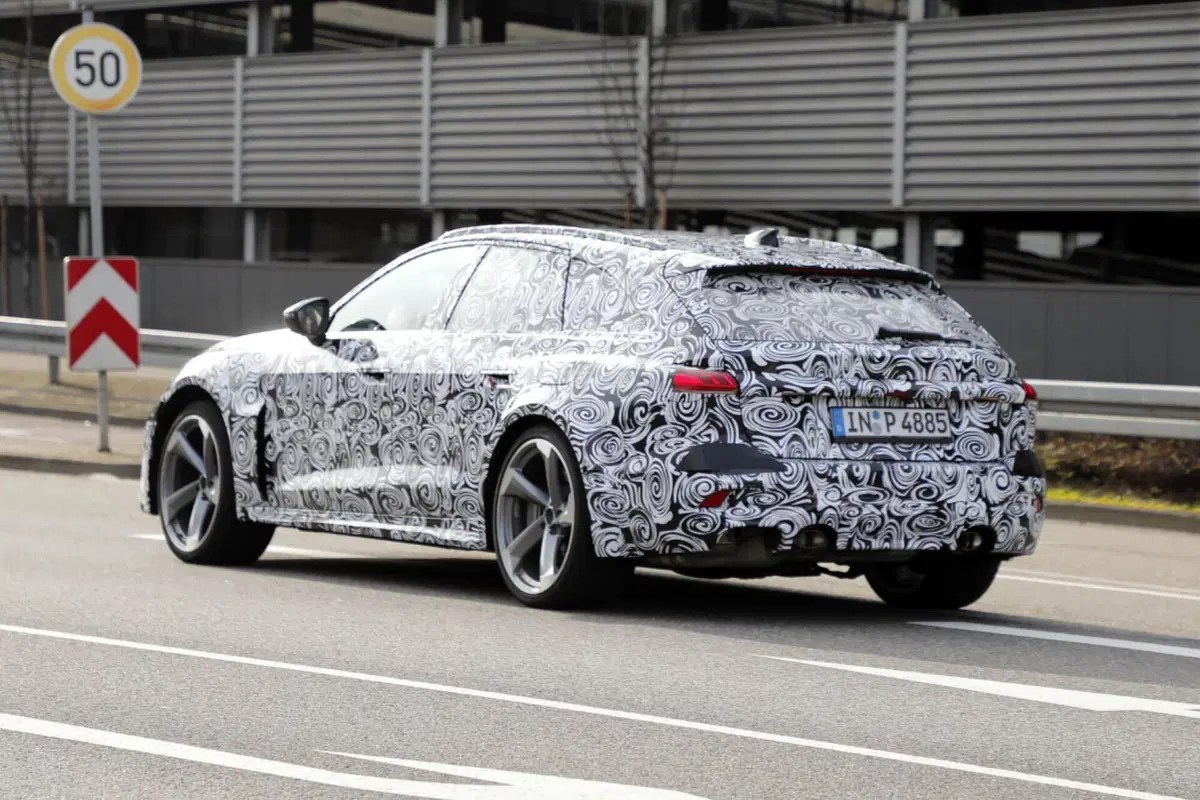 Nuova Audi RS5, arriva nel 2025 e sarà ibrida [Foto Spia] (2)