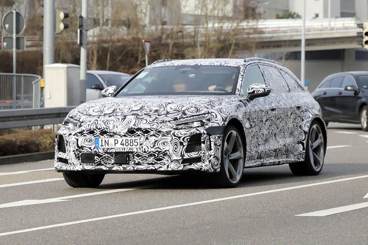 Nuova Audi RS5, arriva nel 2025 e sarà ibrida [Foto Spia] (4)