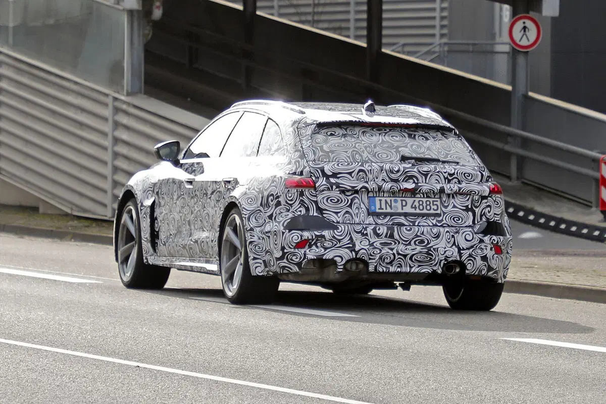 Nuova Audi RS5, arriva nel 2025 e sarà ibrida [Foto Spia] (5)