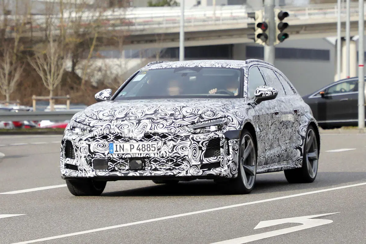 Nuova Audi RS5, arriva nel 2025 e sarà ibrida [Foto Spia] (7)