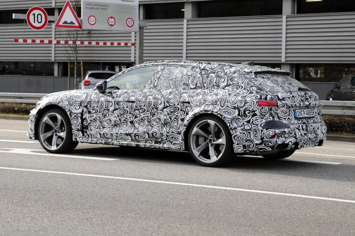 Nuova Audi RS5, arriva nel 2025 e sarà ibrida [Foto Spia] (12)