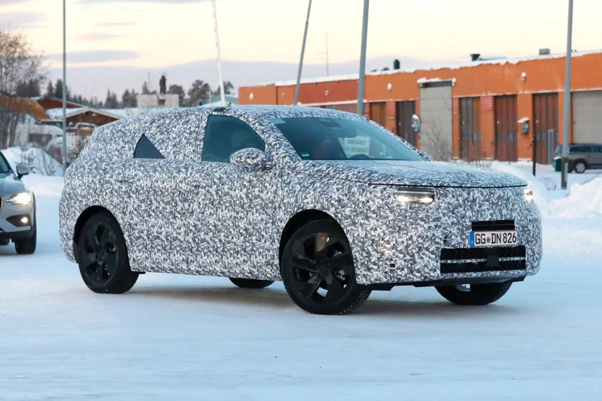 Opel Grandland, ecco la nuova generazione [Foto Spia] (3)