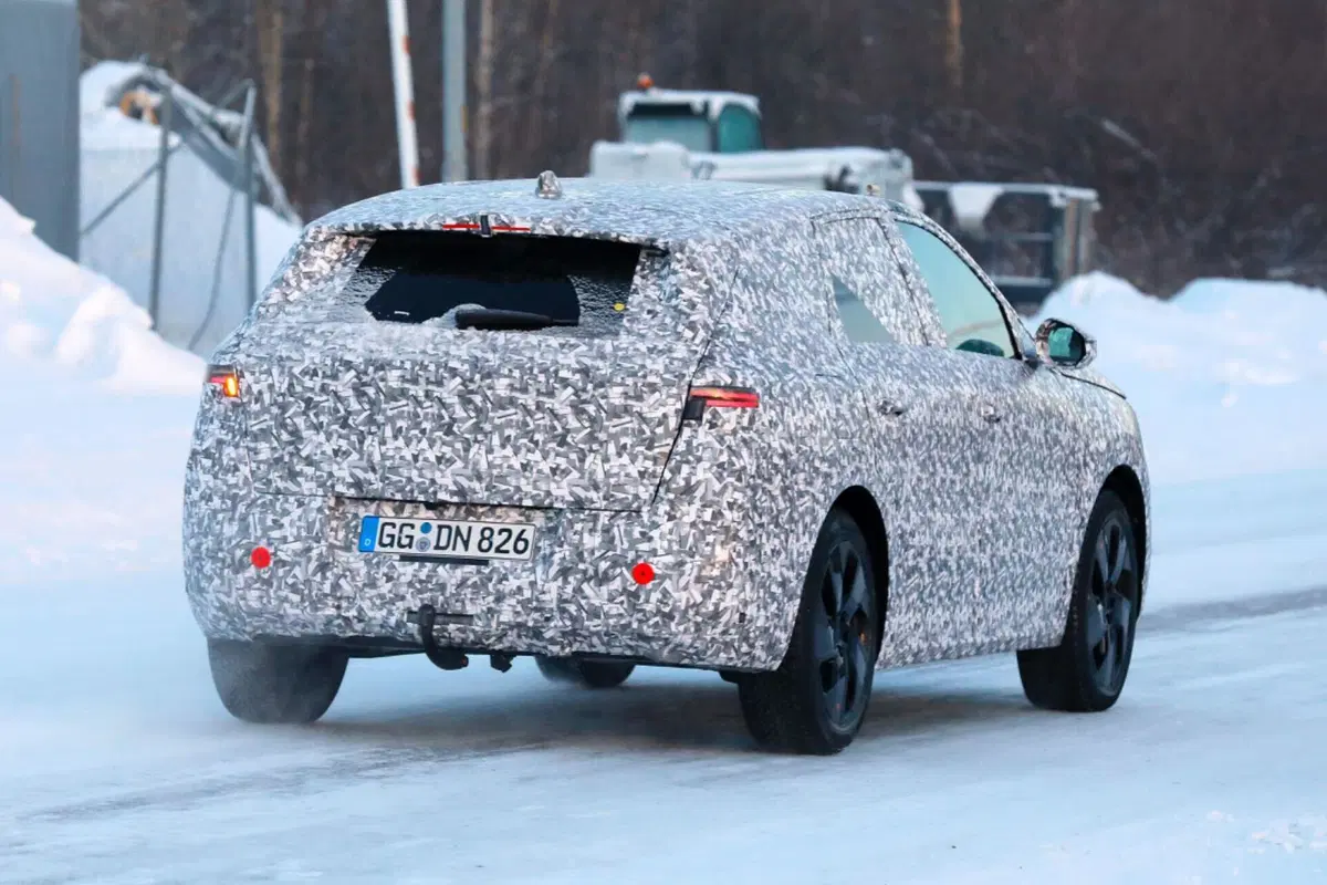 Opel Grandland, ecco la nuova generazione [Foto Spia] (5)