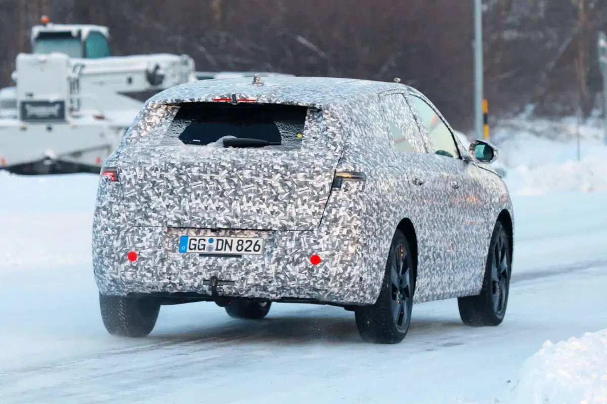 Opel Grandland, ecco la nuova generazione [Foto Spia] (7)