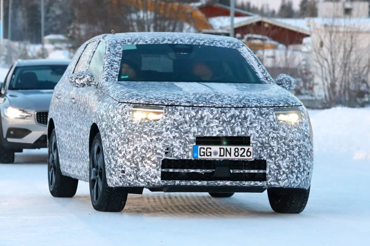 Opel Grandland, ecco la nuova generazione [Foto Spia] (13)
