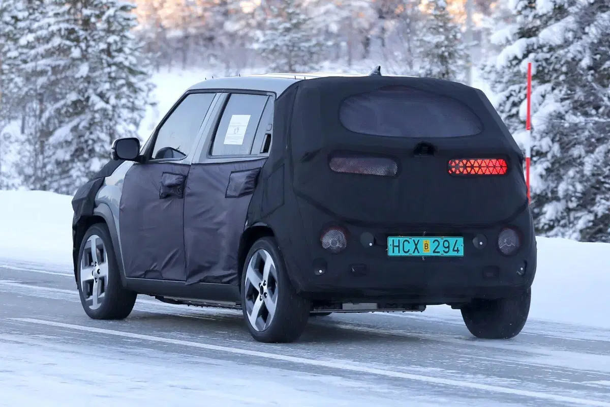 Hyundai Casper, ecco l’elettrica economica per l’Europa [Foto Spia] (10)