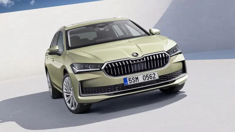 Skoda Superb Wagon: prenotazioni per l'iperspazio da 43.500 euro