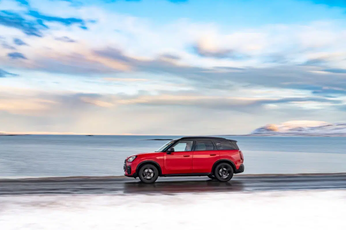 Mini, arriva la Countryman S All4 John Cooper Works (2)