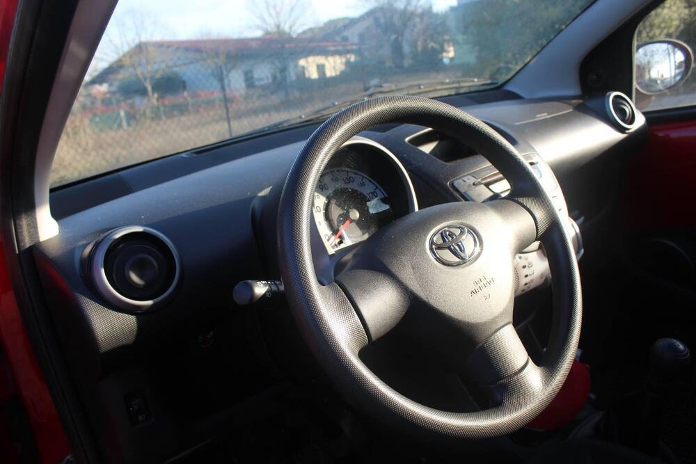 Toyota Aygo 1.0 12V VVT-i 3 porte Active Connect  del 2014 usata a Cesenatico