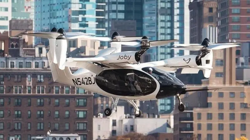 L'auto "volante" non &egrave; poi cos&igrave; lontana: Toyota, Stellantis e Hyundai 