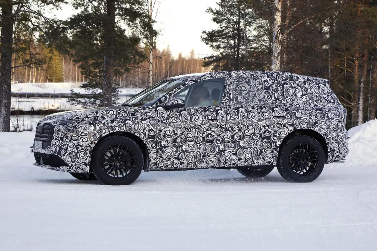 Audi Q9, arriva nel 2025 e avrà (forse) un V8 [Foto Spia] (11)