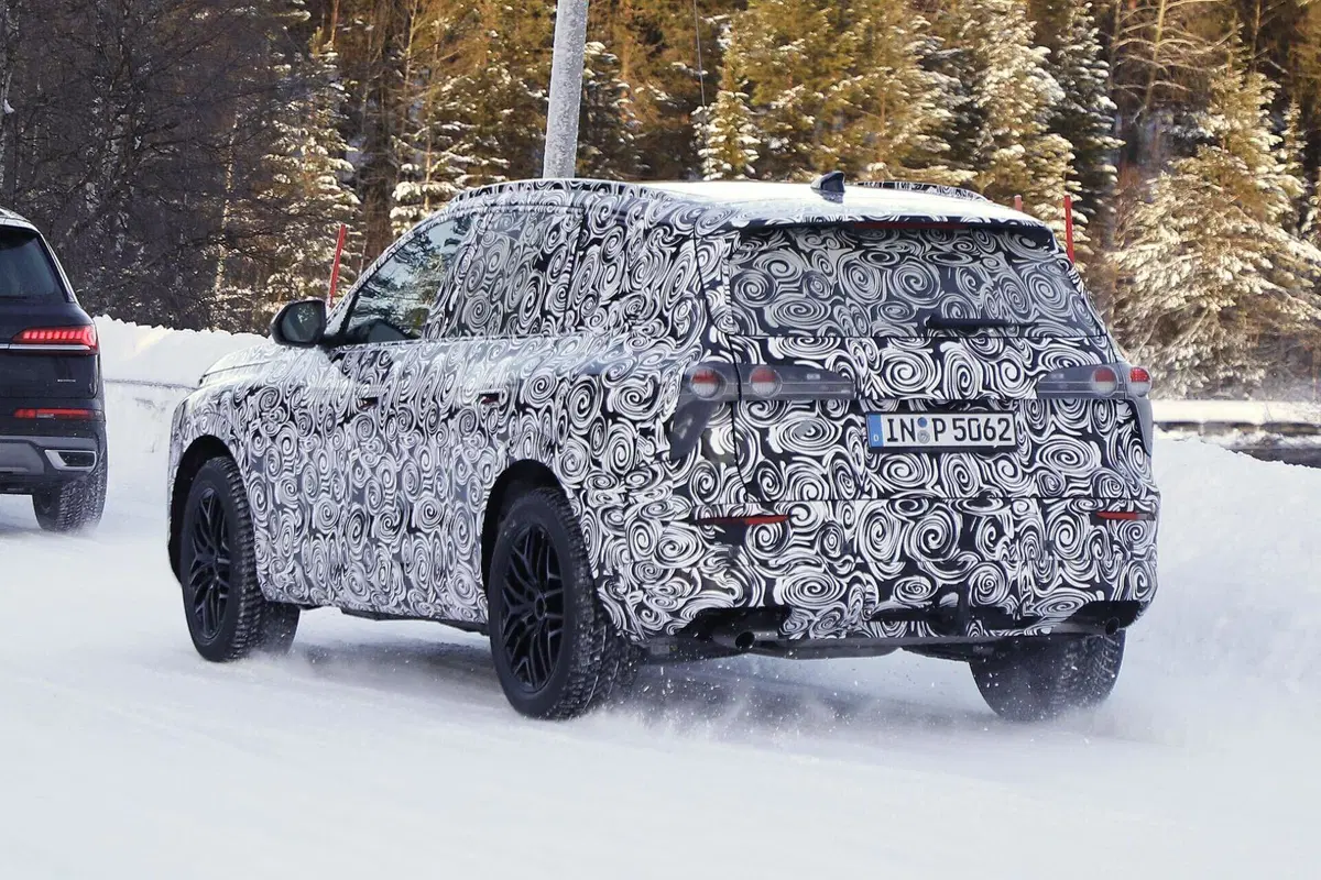 Audi Q9, arriva nel 2025 e avrà (forse) un V8 [Foto Spia] (12)