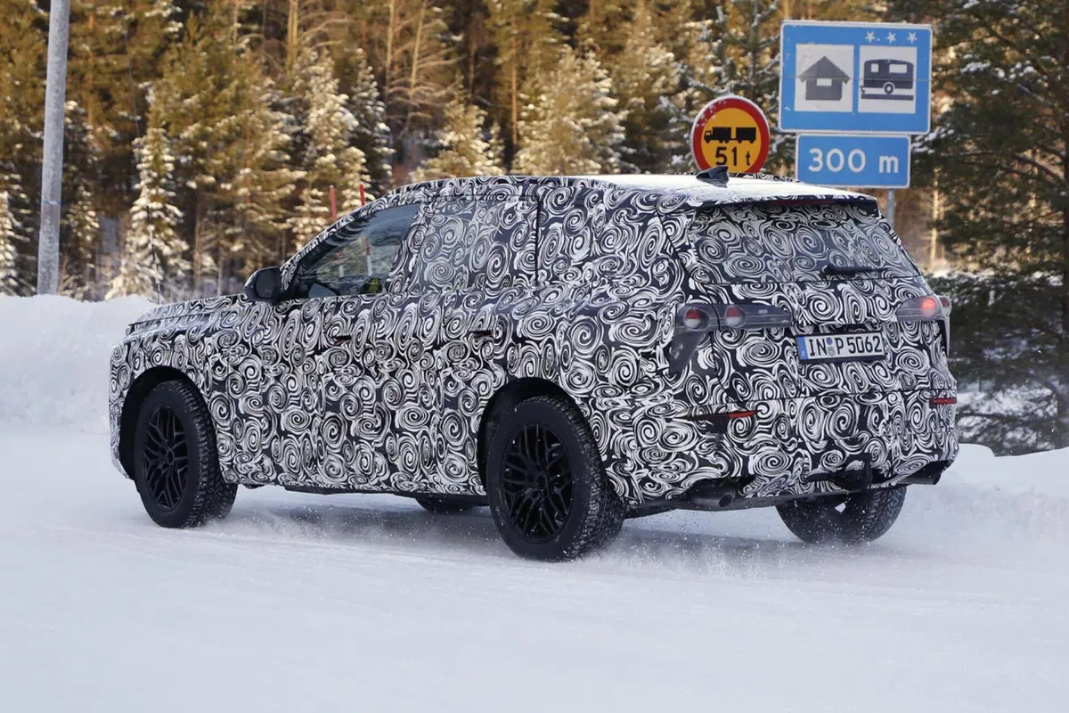 Audi Q9, arriva nel 2025 e avrà (forse) un V8 [Foto Spia] (13)