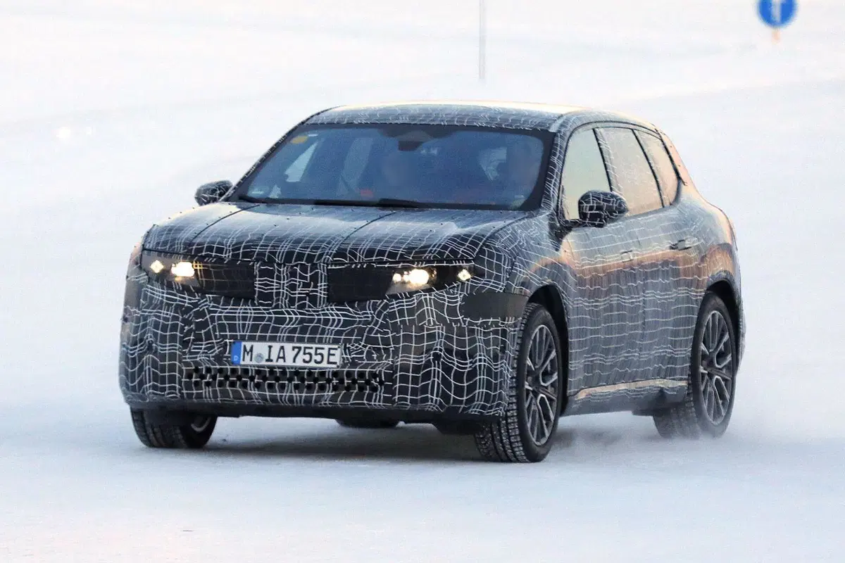 BMW iX3, sarà la prima elettrica con la piattaforma Neue Klasse [Foto Spia] (4)