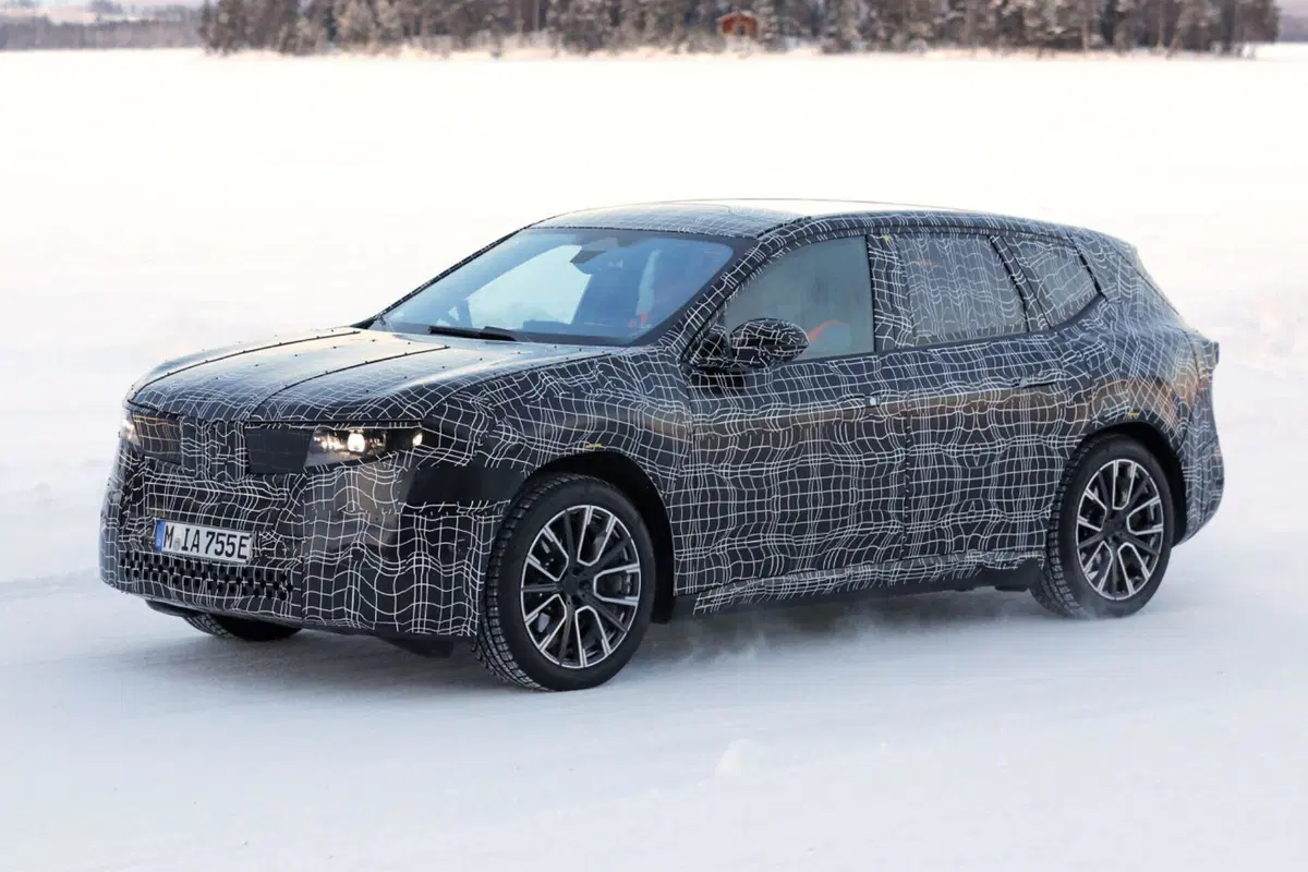 BMW iX3, sarà la prima elettrica con la piattaforma Neue Klasse [Foto Spia] (10)