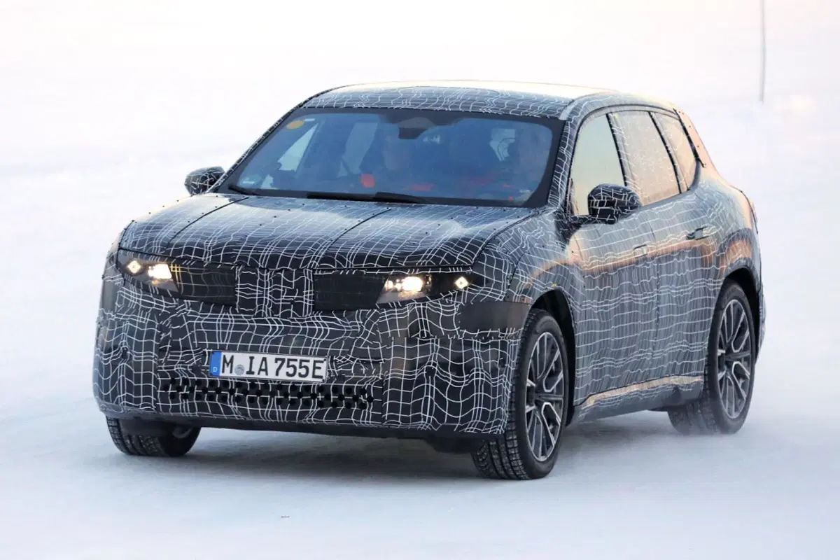 BMW iX3, sarà la prima elettrica con la piattaforma Neue Klasse [Foto Spia] (12)