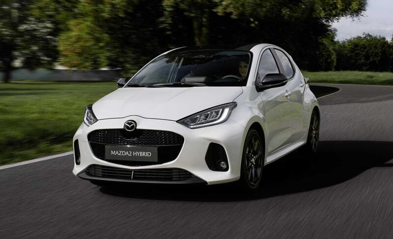 Mazda 2: ibrida da 25 km con un litro, prezzi e allestimenti 