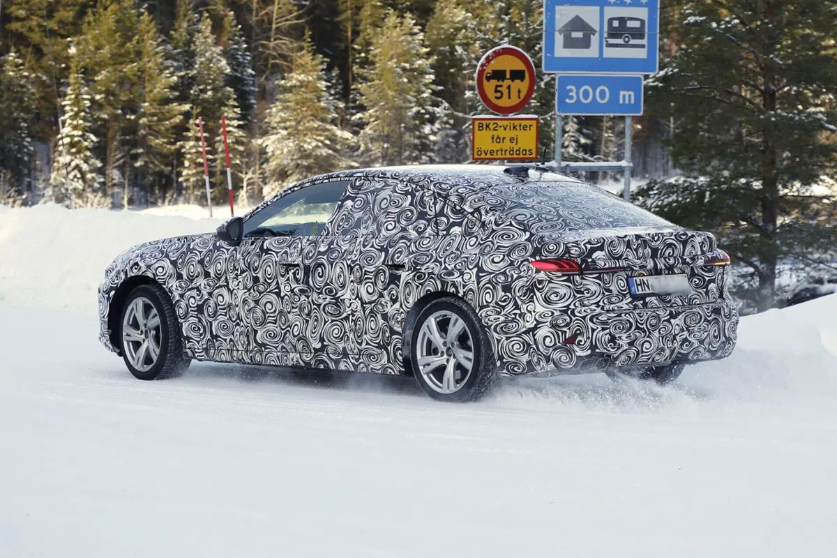 Nuova Audi A5, i motori TSFI e TDI saranno ancora disponibili [Foto Spia] (2)
