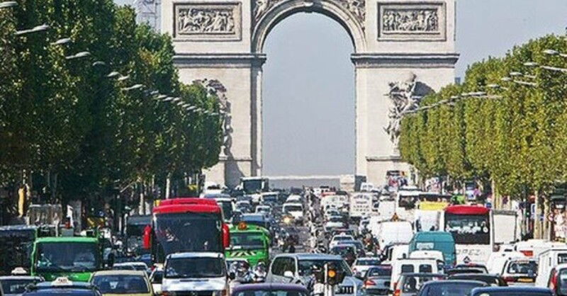 Parigi, parcheggio a 18 euro all&#039;ora per i SUV