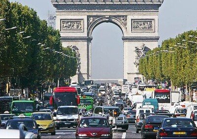 Parigi, parcheggio a 18 euro all&#039;ora per i SUV