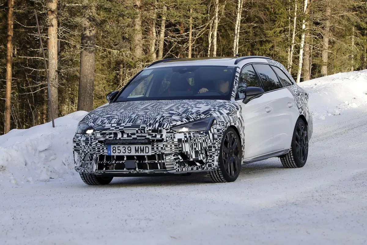 Cupra Leon 2024, il nuovo facelift è in arrivo [Foto Spia] (5)