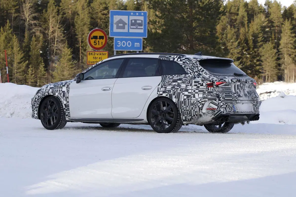 Cupra Leon 2024, il nuovo facelift è in arrivo [Foto Spia] (6)