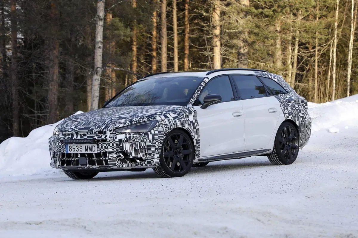 Cupra Leon 2024, il nuovo facelift è in arrivo [Foto Spia] (8)