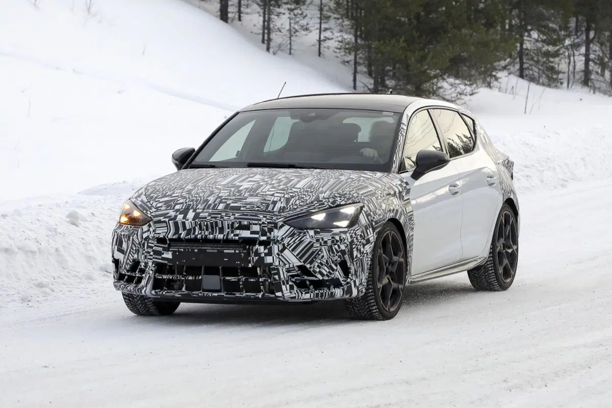 Cupra Leon 2024, il nuovo facelift è in arrivo [Foto Spia] (14)