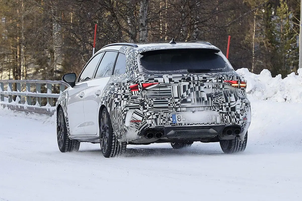 Cupra Leon 2024, il nuovo facelift è in arrivo [Foto Spia] (16)