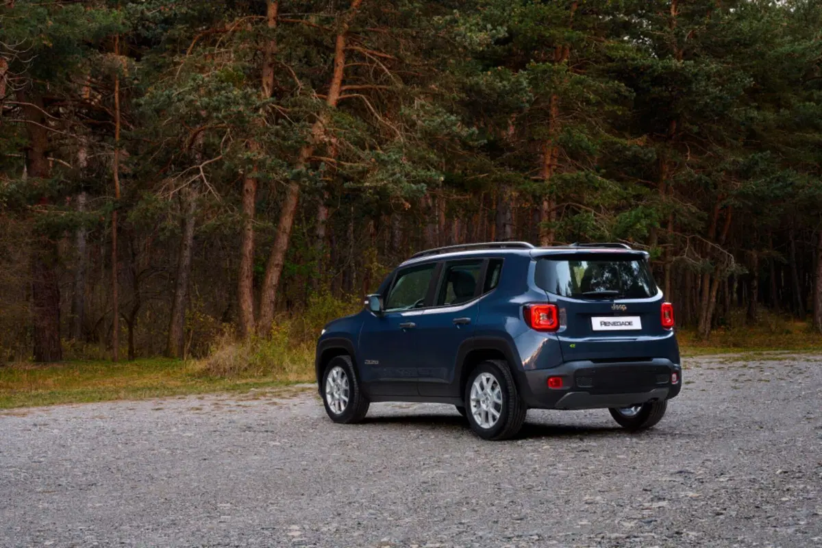 Jeep Renegade 2024, il nuovo Model Year sarà solo ibrido (3)