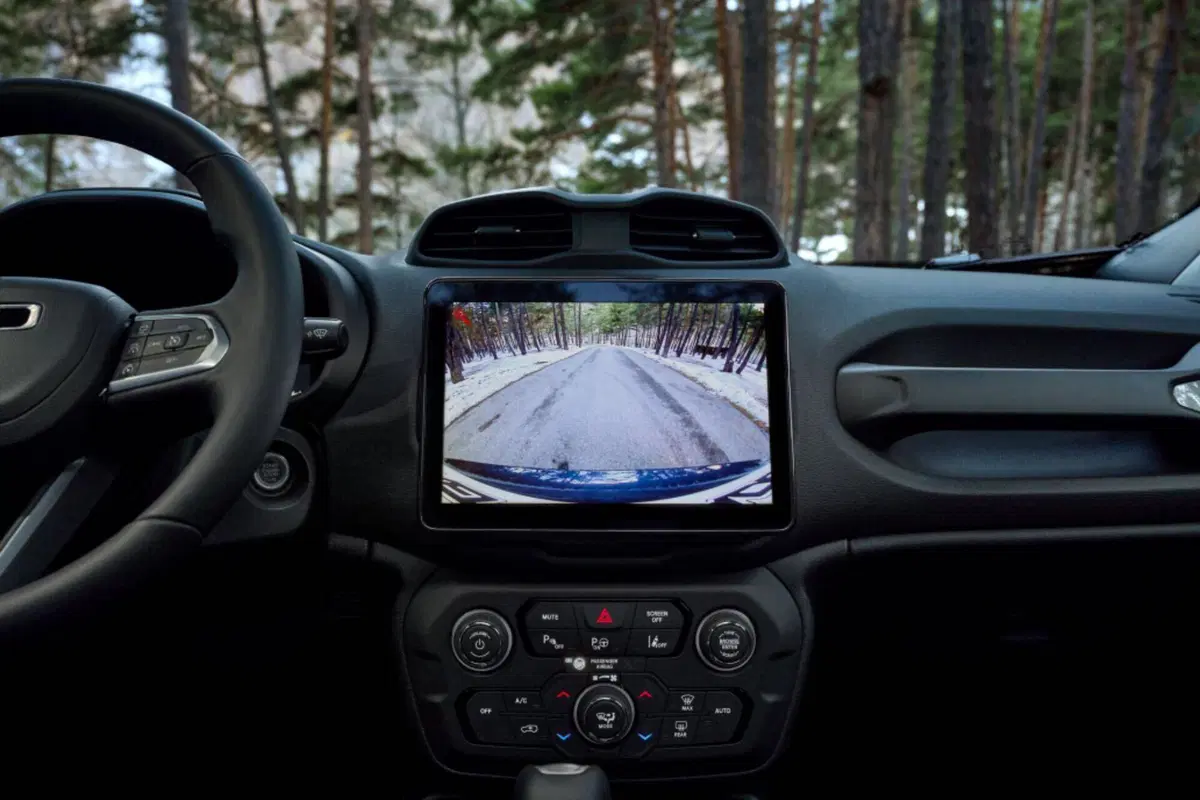 Jeep Renegade 2024, il nuovo Model Year sarà solo ibrido (9)