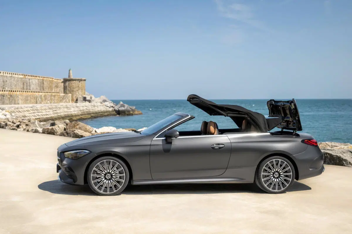 Mercedes CLE Cabriolet, pronta per l’estate en plein air  (2)